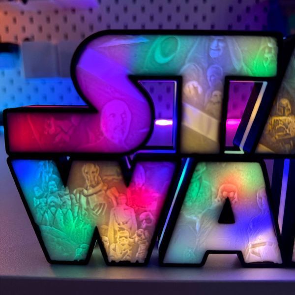 Неонова інсталяція &laquo;Star Wars: Легендарні герої&raquo; 80848868 фото